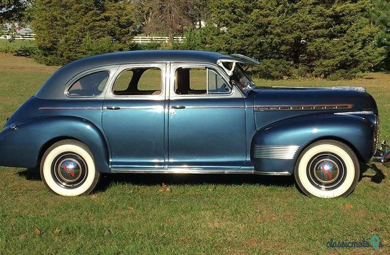 1941' Chevrolet Sedan photo #3