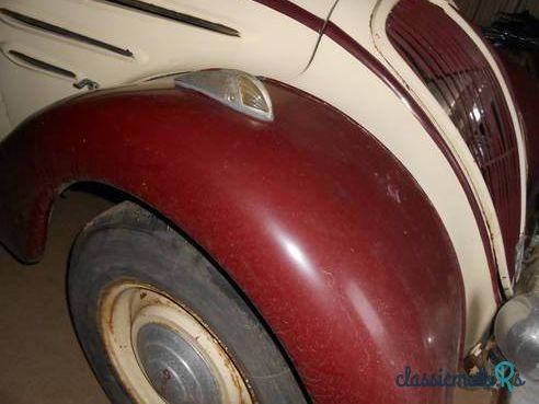 1938' Peugeot 402 Familiale photo #2