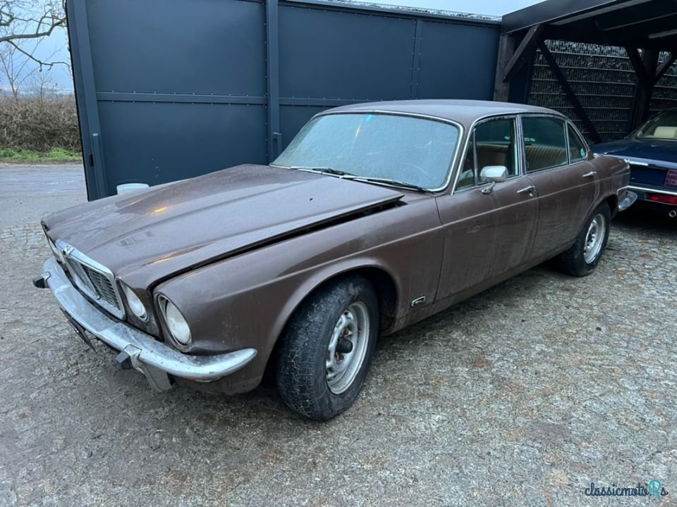 1977' Jaguar XJ photo #1