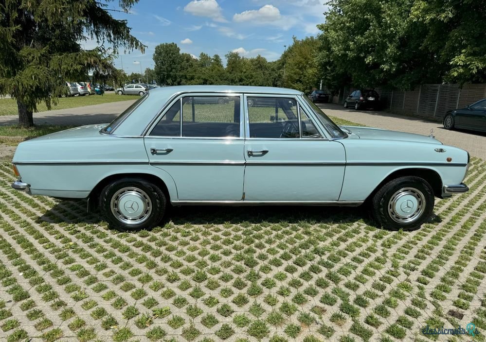 1969' Mercedes-Benz 220D photo #5