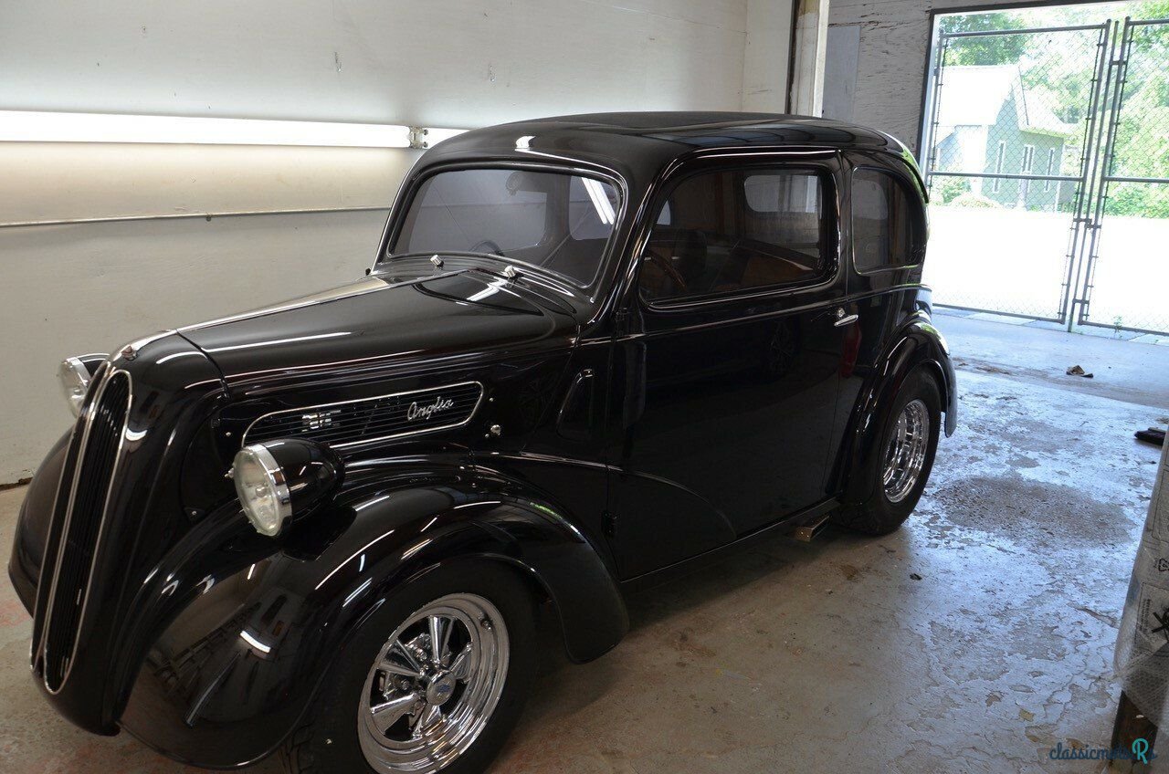 1949' Ford Anglia photo #2