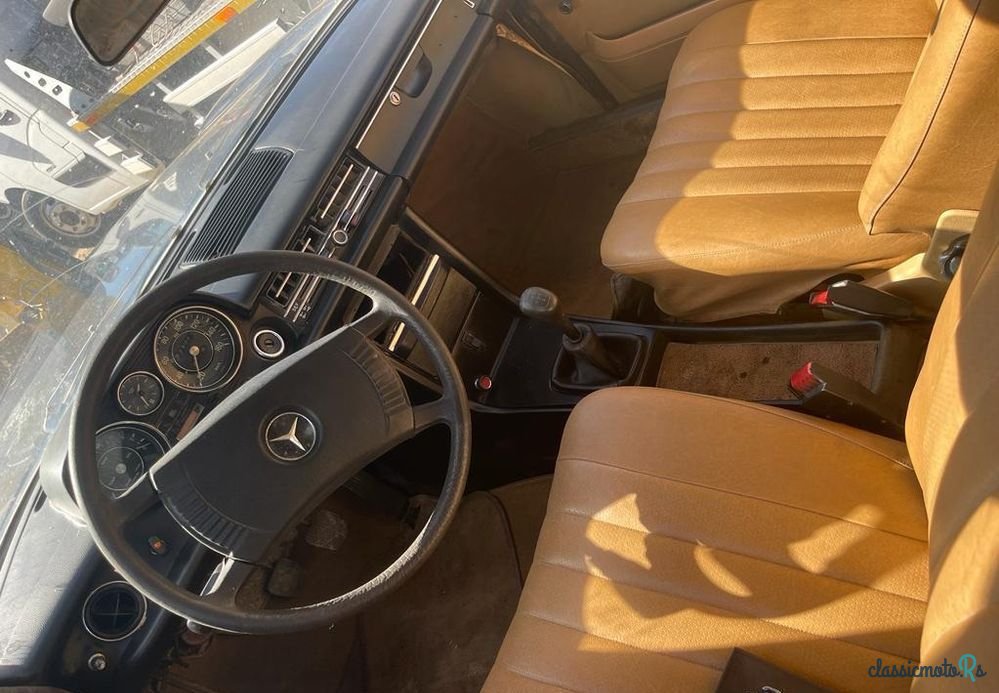 1975' Mercedes-Benz W123 photo #5