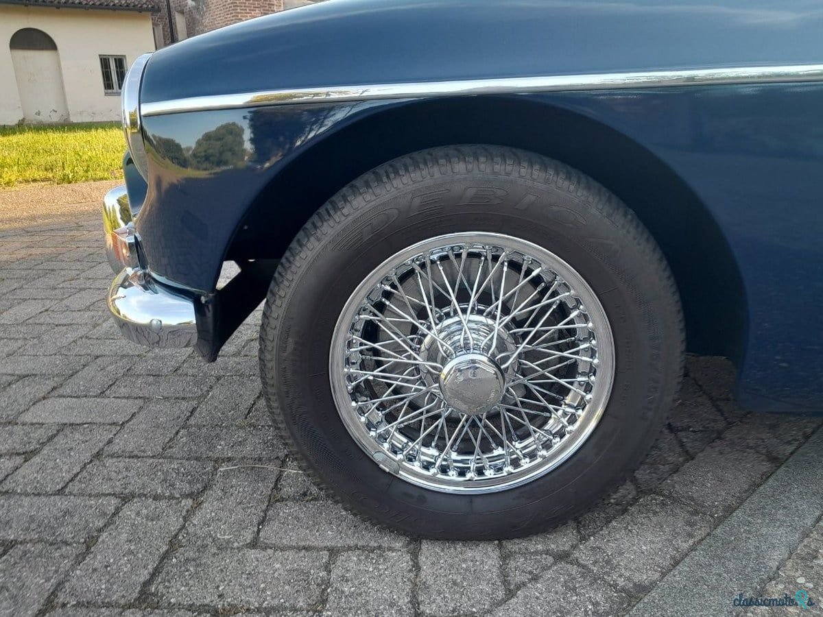 1972' MG MGB photo #5