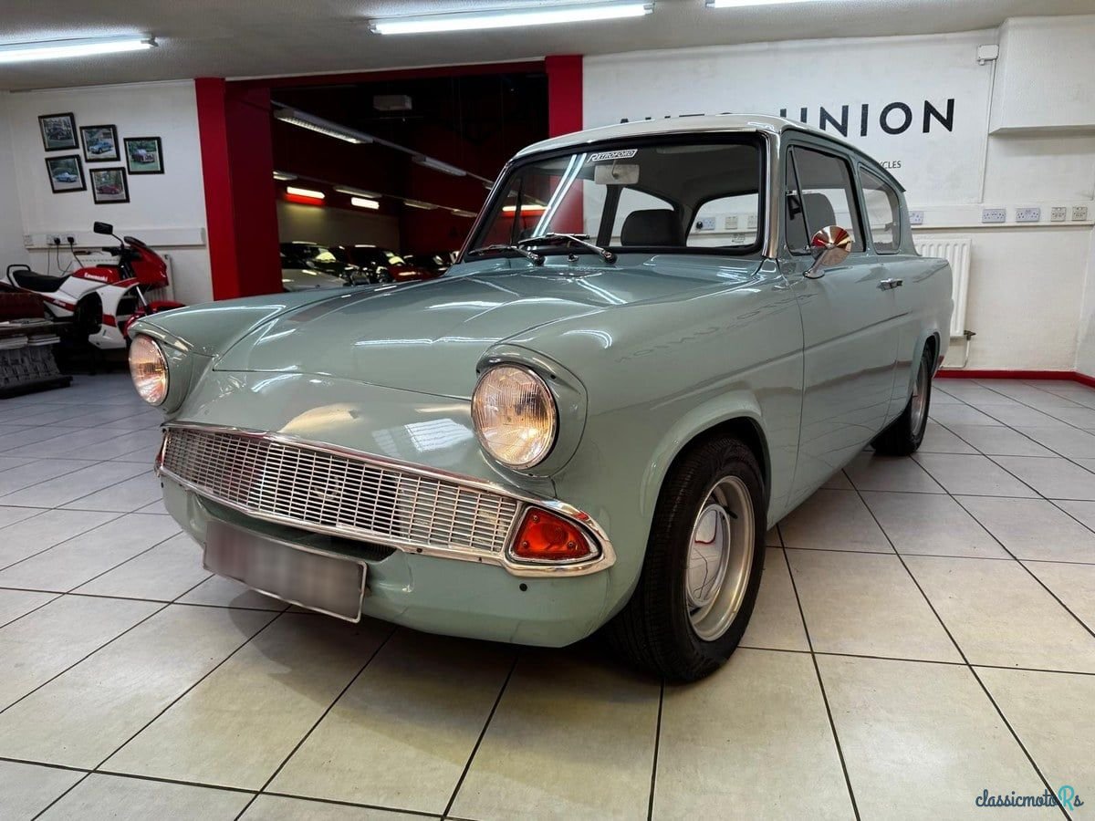 1967' Ford Anglia photo #2