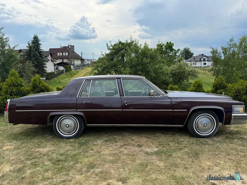 1977' Cadillac Deville photo #1