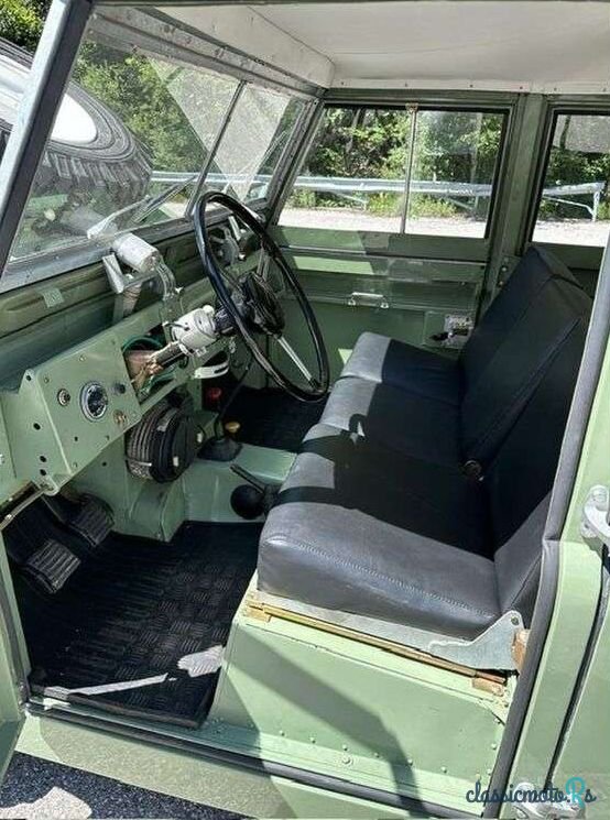 1966' Land Rover Defender 109 photo #5