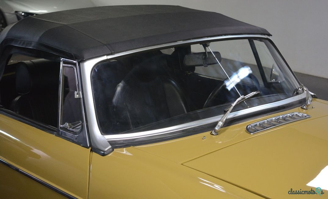 1971' MG MGB photo #2