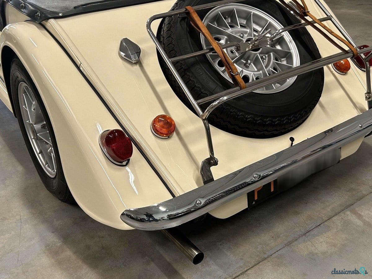 1983' Morgan Plus-8 photo #4