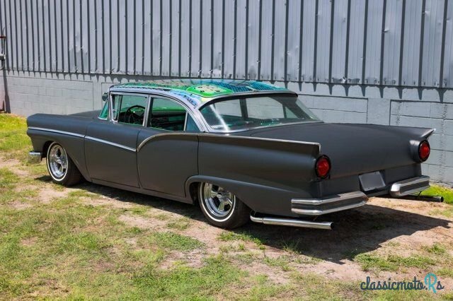 1957' Ford Fairlane photo #4