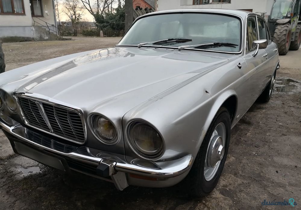 1975' Jaguar XJ photo #1