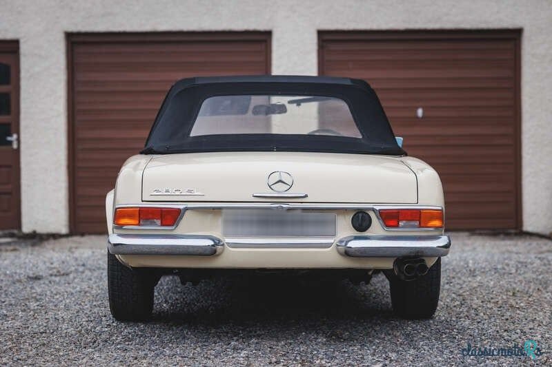 1968' Mercedes-Benz 280 photo #6
