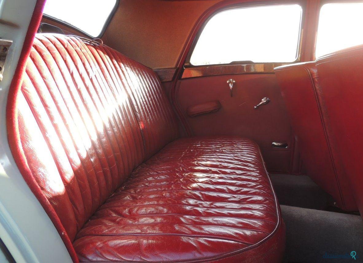 1954' Riley Rme photo #3