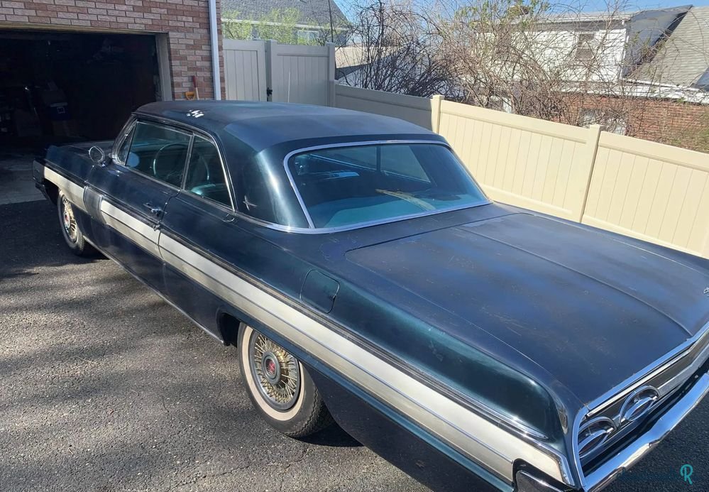 1962' Oldsmobile Starfire photo #2