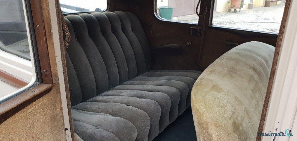 1931' Buick 8-50 4 Doors Sedan photo #3