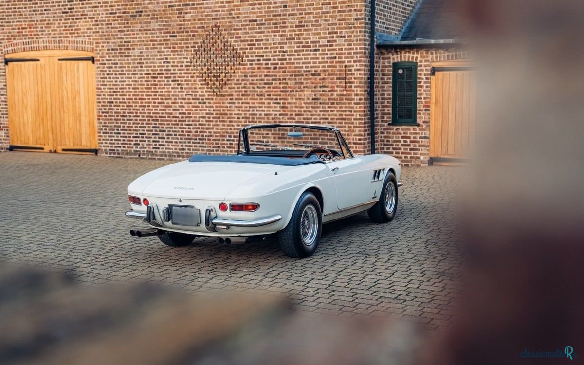 1966' Ferrari 330 photo #2