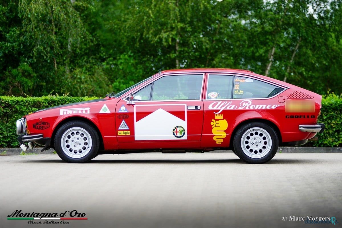 1975' Alfa Romeo Alfetta photo #2