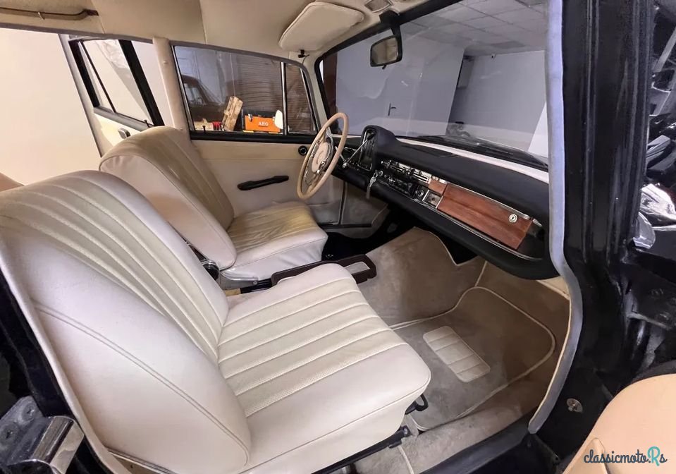 1966' Mercedes-Benz 200 W110 photo #4