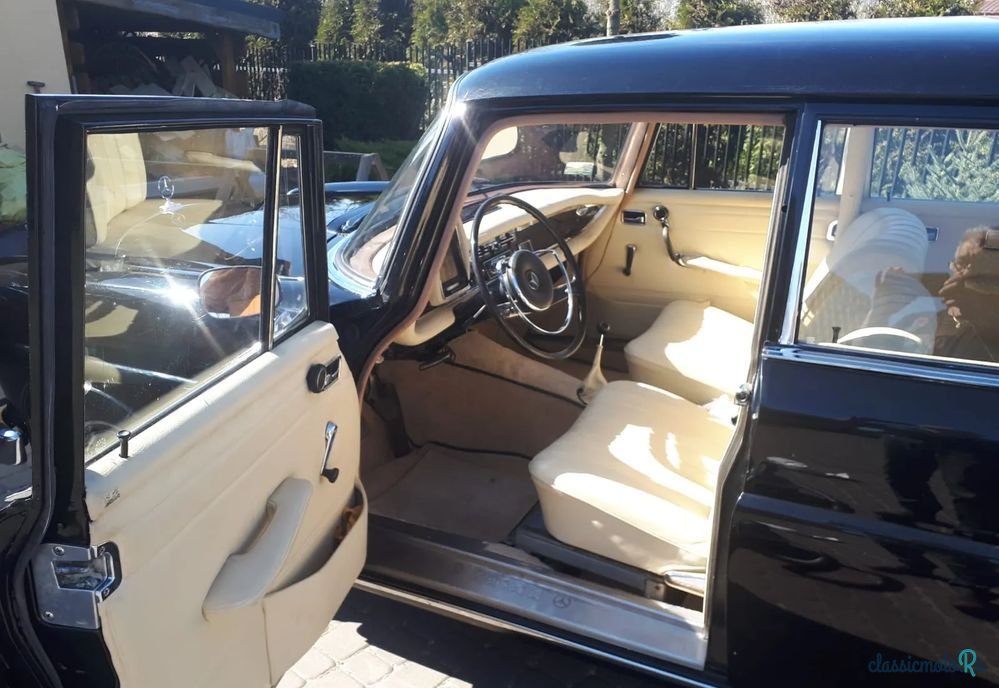 1967' Mercedes-Benz W110 photo #4