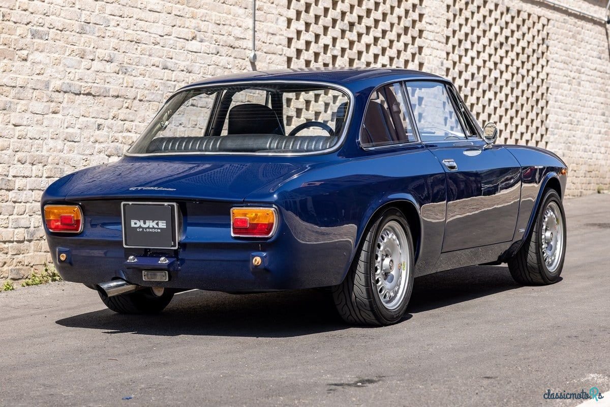 1971' Alfa Romeo Giulia photo #5