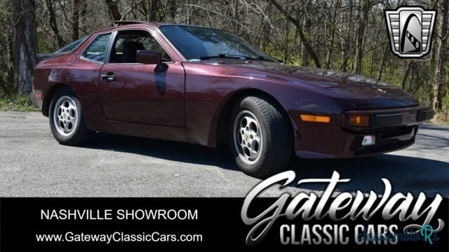 1987' Porsche 944 photo #1