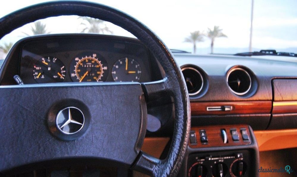 1983' Mercedes-Benz W123 photo #6
