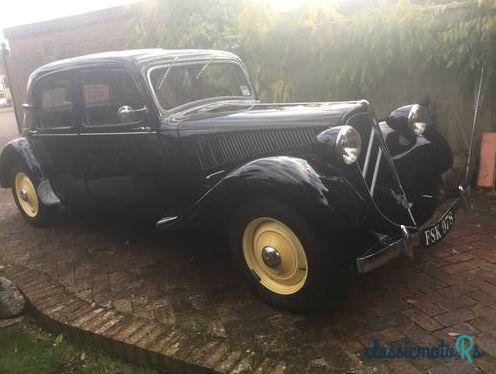 1948' Citroen Traction Avant photo #4