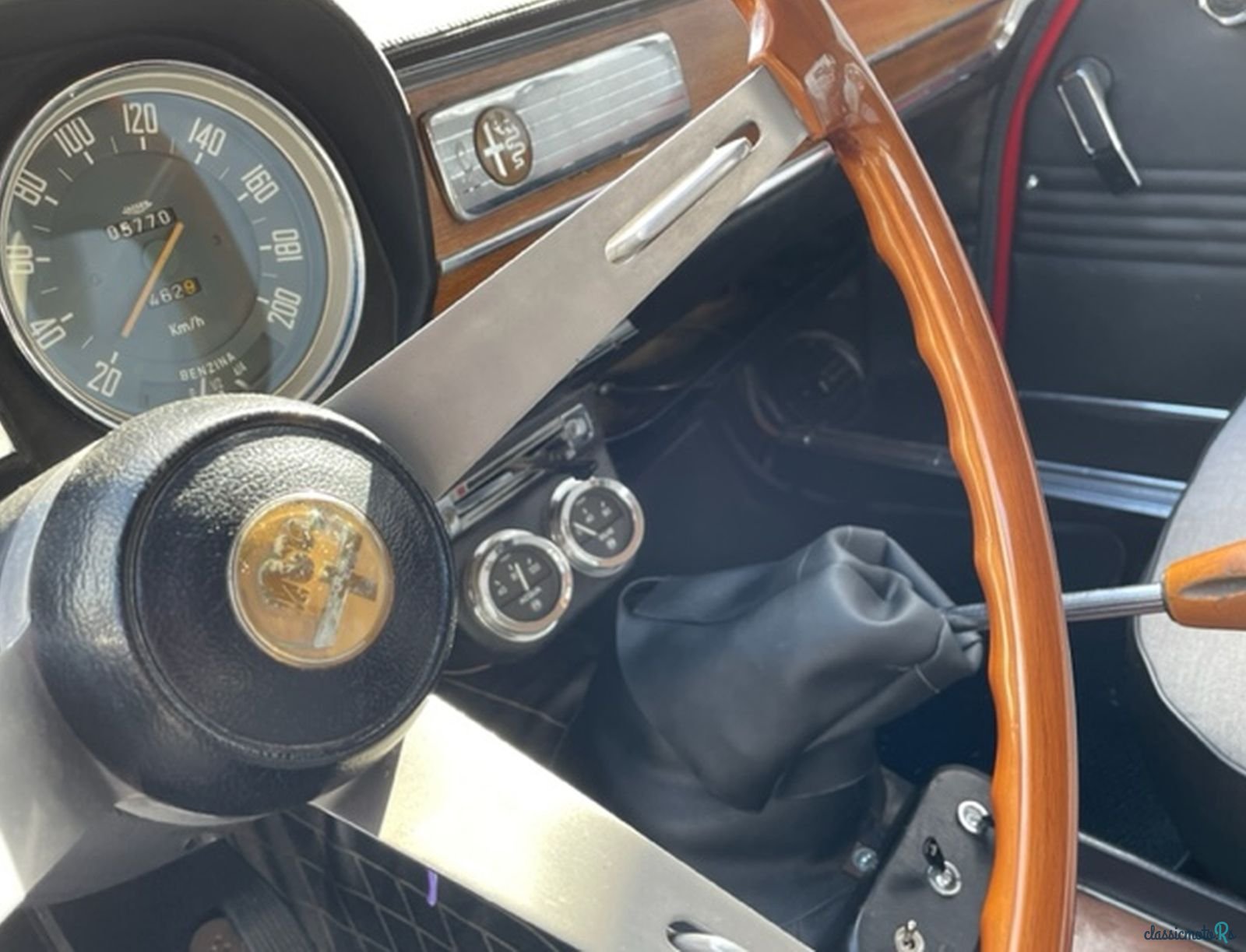 1972' Alfa Romeo Giulia 1600 Super photo #2