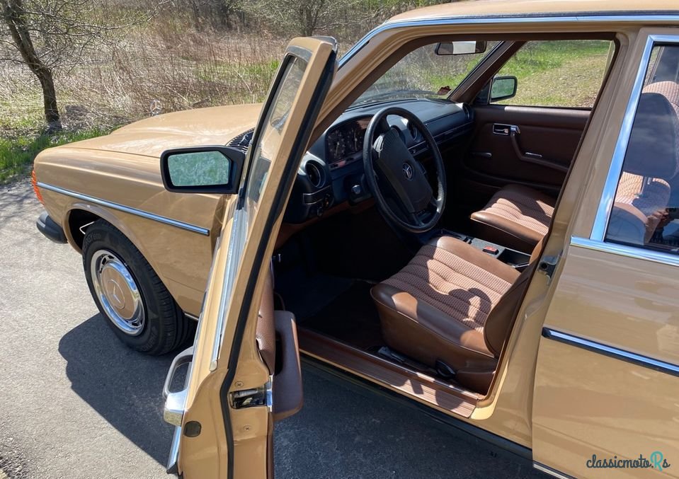 1978' Mercedes-Benz W123 photo #4