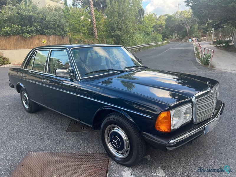 1979' Mercedes-Benz 240 photo #6