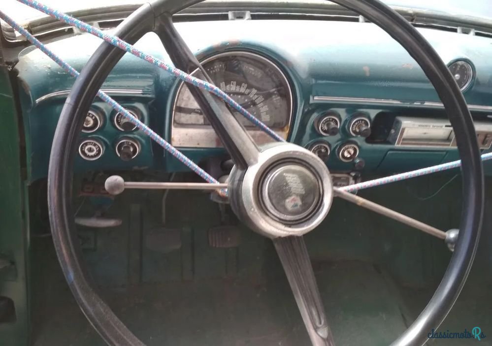 1952' Ford Crestline photo #6