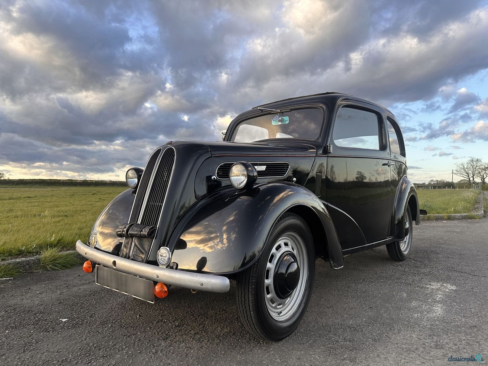 1954' Ford Popular 130E photo #2