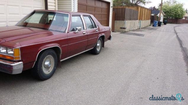 1987' Ford Crown Victoria photo #3