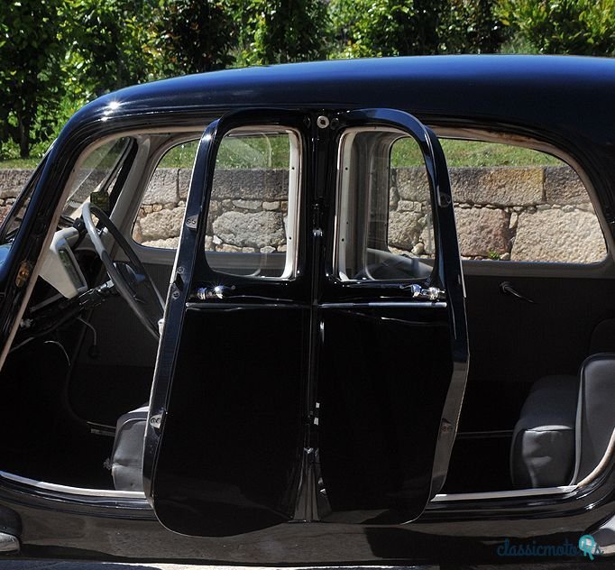 1955' Citroen Traction Avant photo #6