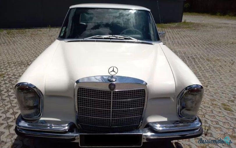1970' Mercedes-Benz 280 Se Sedan photo #2