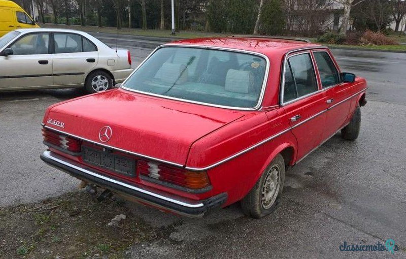 1980' Mercedes-Benz 123 240 photo #5