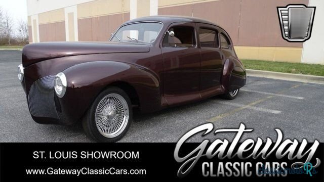 1940' Lincoln Zephyr photo #1