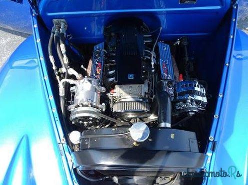 1940' Chevrolet Sedan Deluxe photo #4