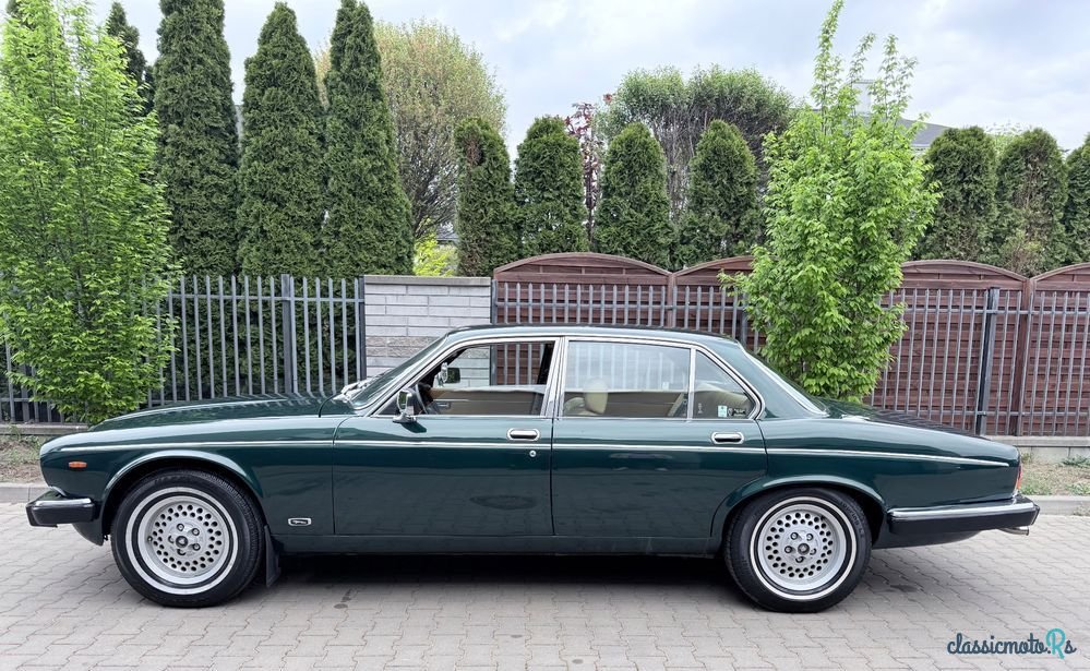1980' Jaguar XJ photo #2