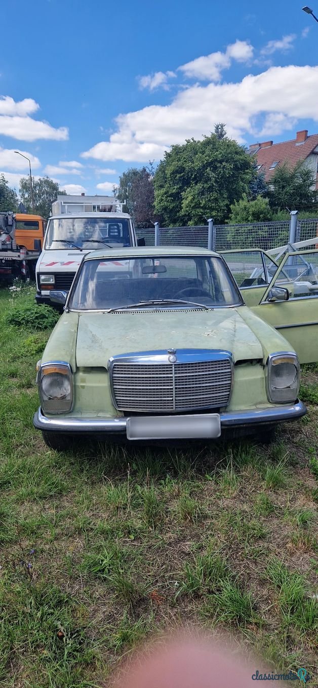 1975' Mercedes-Benz photo #1