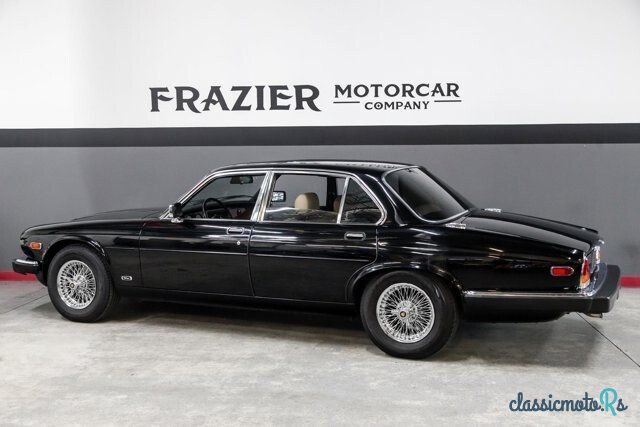 1985' Jaguar XJ Vanden Plas photo #5