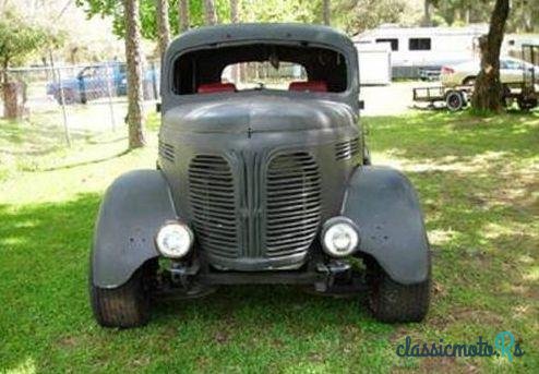 1946' Reo Speedwagon Pickup photo #2