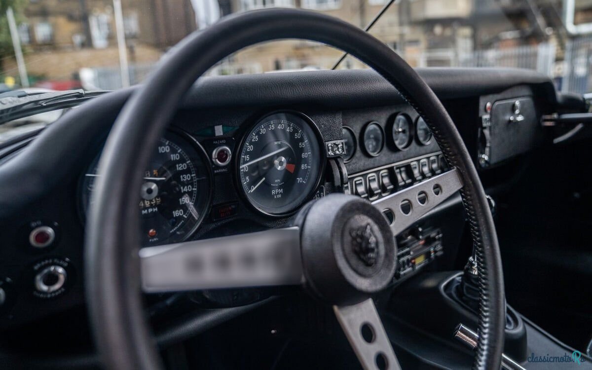 1973' Jaguar E-Type photo #3