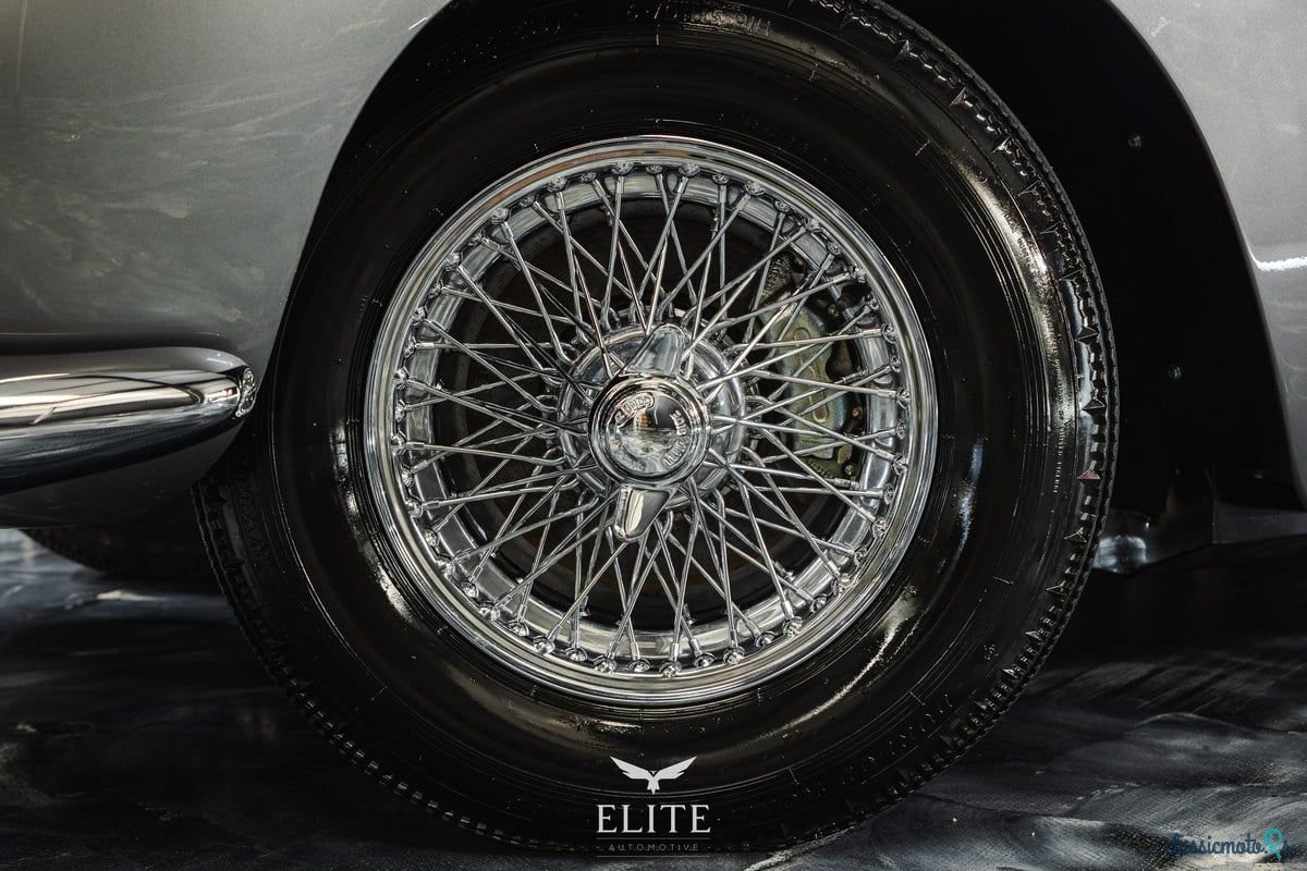 1963' Aston Martin DB5 photo #5
