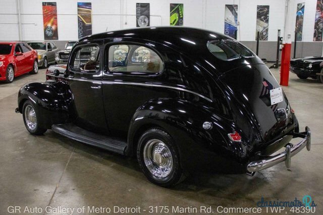 1940' Ford photo #3