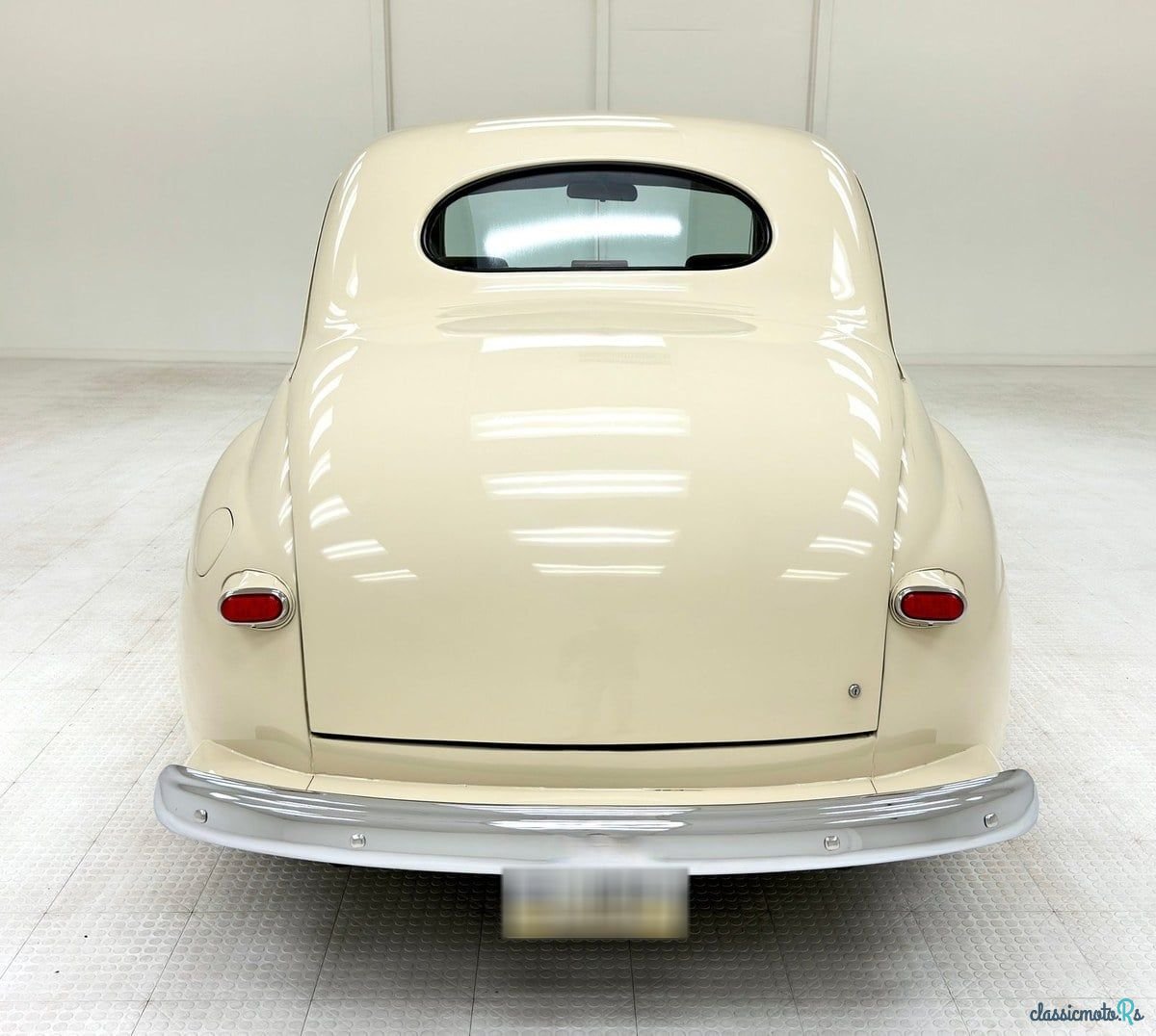 1948' Ford Super De Luxe photo #4