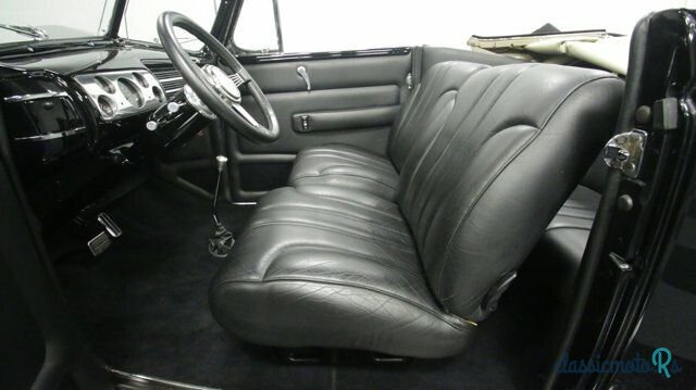 1940' Ford Deluxe photo #2