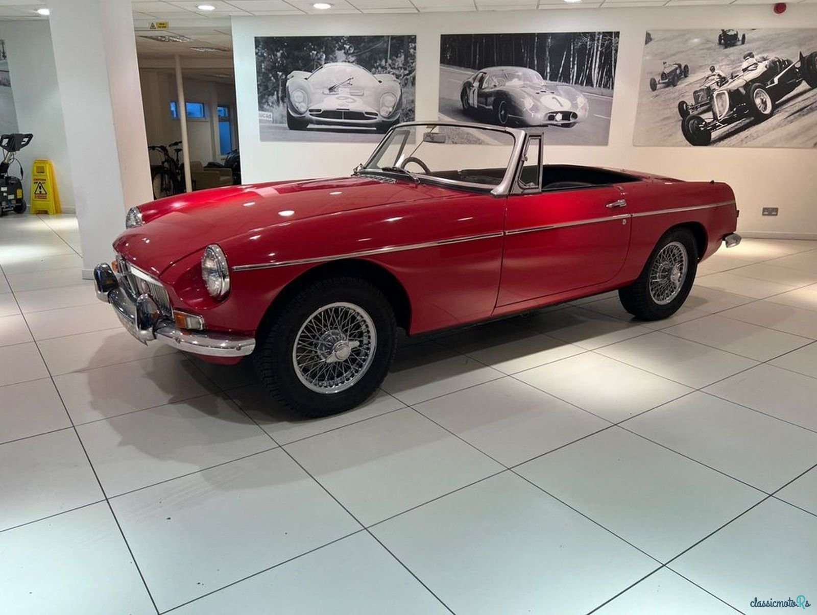 1980' MG Roadster 2Dr photo #4