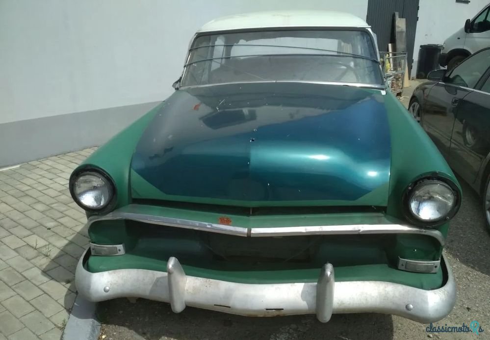 1952' Ford Crestline photo #2