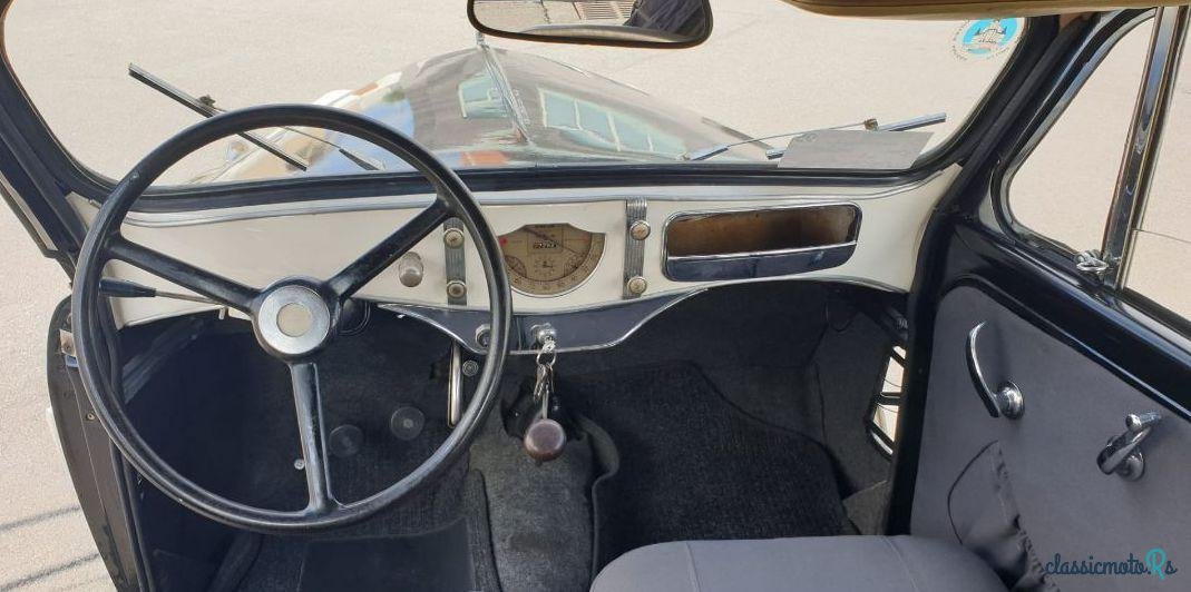 1976' Renault Juvaquattre photo #1