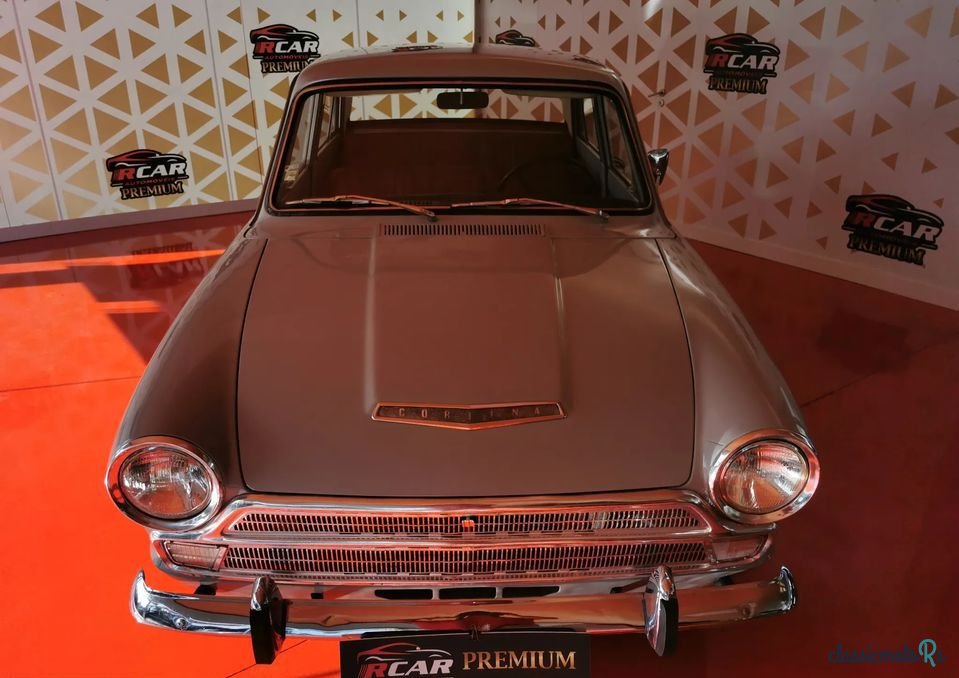 1965' Ford Cortina photo #4